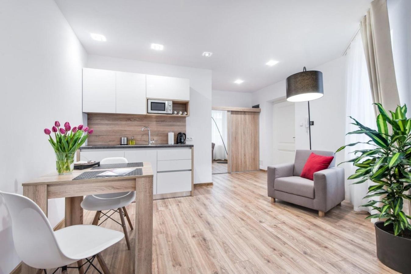 Old Town Apartments - B12 クラクフ エクステリア 写真